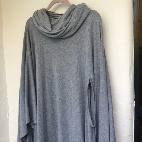 Poncho - Picture 3 of 3